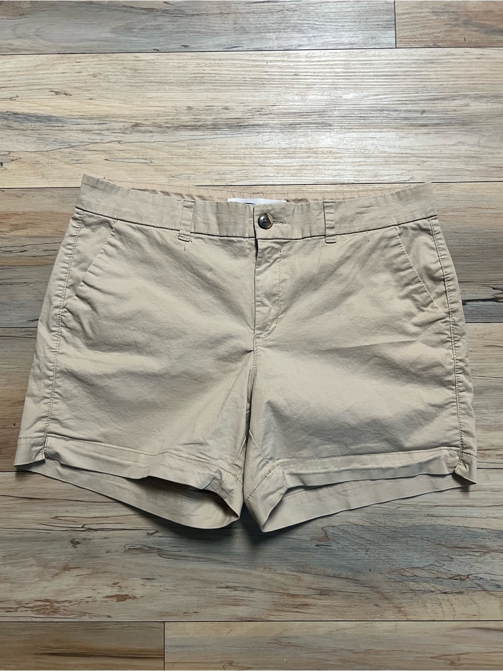 Women's Size 12 - Khaki/Tan - 5 inch - Mid Rise - Old Navy - Everyday Shorts